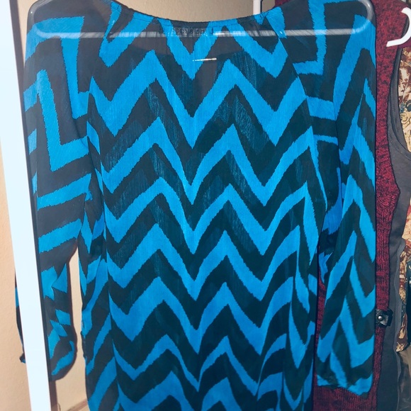 Zac & Rachel 3/4 length sleeves chevron blouse - Picture 8 of 8